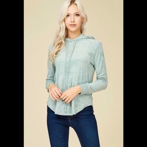 NWOT Papermoon sage  hoodie. Size Medium. 💚